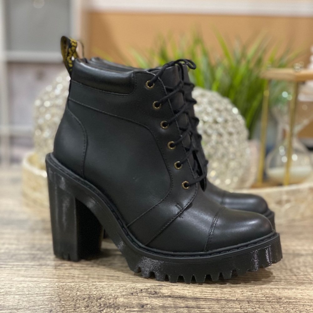 Dr. Martens Averil 6-eye Padded Collar Heel Boots - Picture 4 of 16